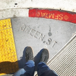 https://passing.space/files/gimgs/th-14_2018-09-24_-_Green_Street_San_Francisco.jpg