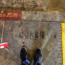 https://passing.space/files/gimgs/th-14_2019-11-22_Jones_St_San_Francisco.jpg